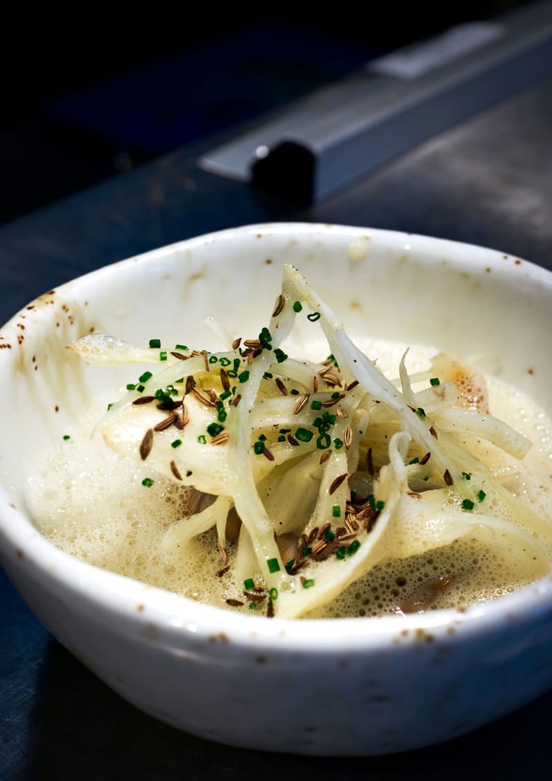 Assiette de saison servie chez MUSE