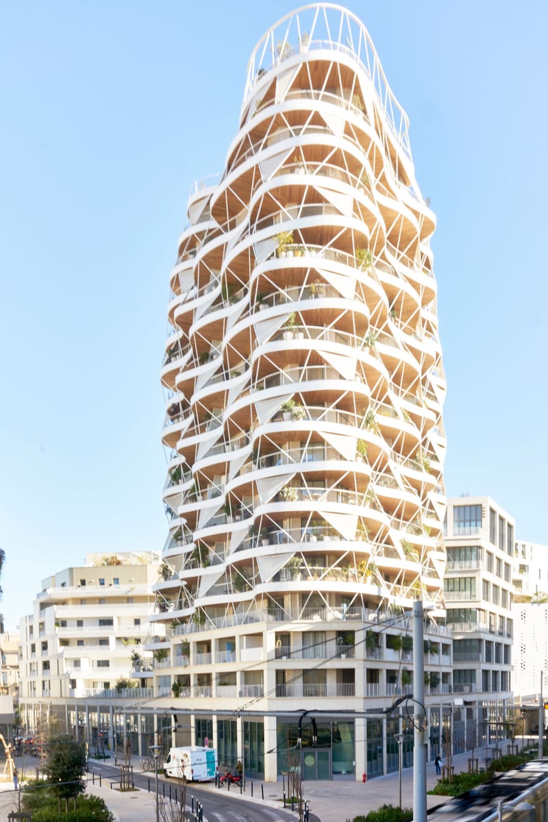 La tour Higher Roch, dont MUSE occupe le rez-de-chaussée, dans le quartier Nouveau Saint-Roch à Montpellier